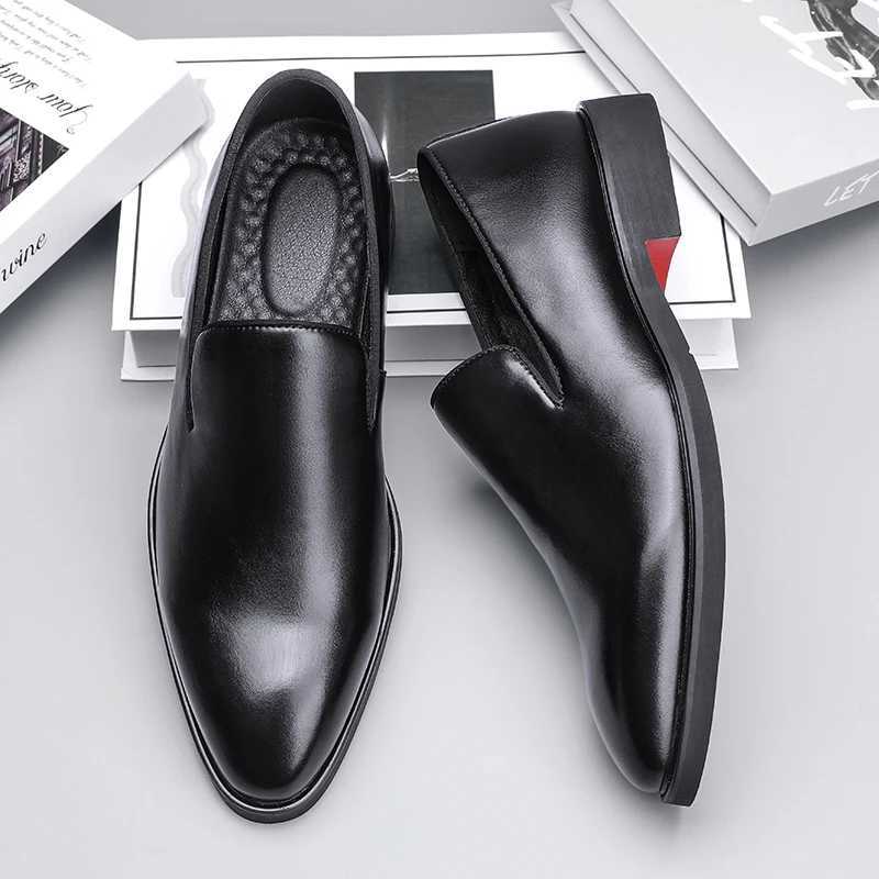 Business formal leather shoes mens casual black wedding shoes dress Fi Oxford shoes Pointed office shoesXJ250319