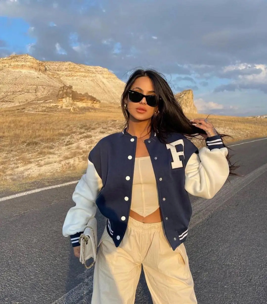 Womens fashionable autumn and winter long sleeved baseball thick streetwear jacket casual hiphop button 250317