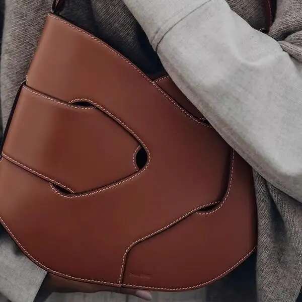New Smooth Braid Niche Retro Crossbody Underarm Light Fashion Design Leather Women's Shoulder Bag