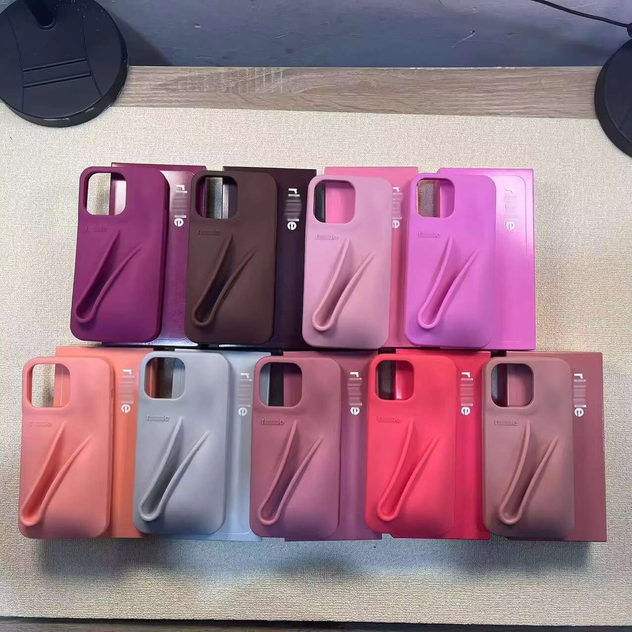 Lipstick Case Fundas Lips Shape Rhode Iphone Phone Lipgloss Cases Tint Balm Cover with and Lip Gloss Holder