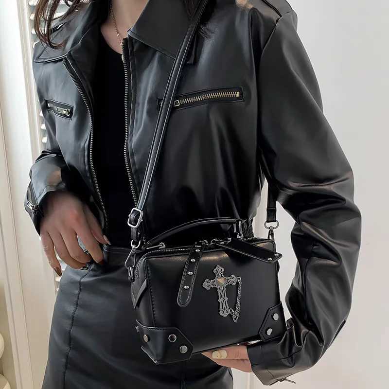 New Arrival Women Gothic Punk Square Small Crossbody Handbag with Top Handle Skull Crosses Chain PU Leather Shoulder Lady Bag Handbag Purse T250318