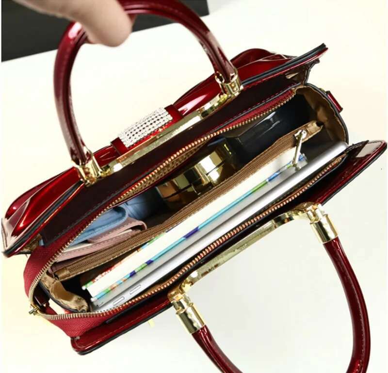 2025 Women's New Designer Bag Light Leather Evening Dress Handbag Luxury Women's Casual Crossbody Bag Fashion Tie Handbag