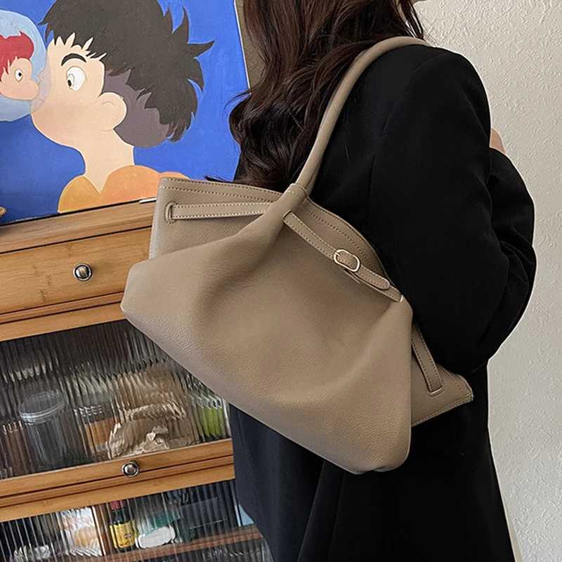 Luxury Brand Large Capacity Underarm Shoder Bag Cmuter Bag Pu Handbag Wern Style Minimalist Style e-shoder Basket Bag Z250514