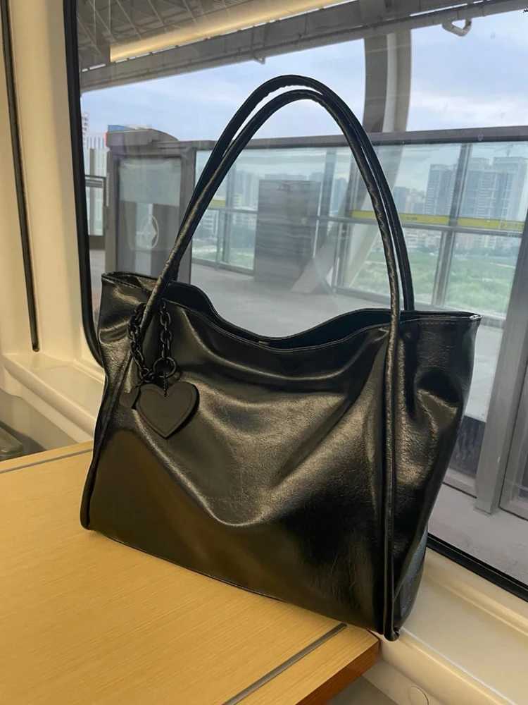 Black Large Capaci Tote Bag For Wen 2024 New Simple Soft Leather Single Shoder Bags Fem Cmuting Shopping Handbags Z250318