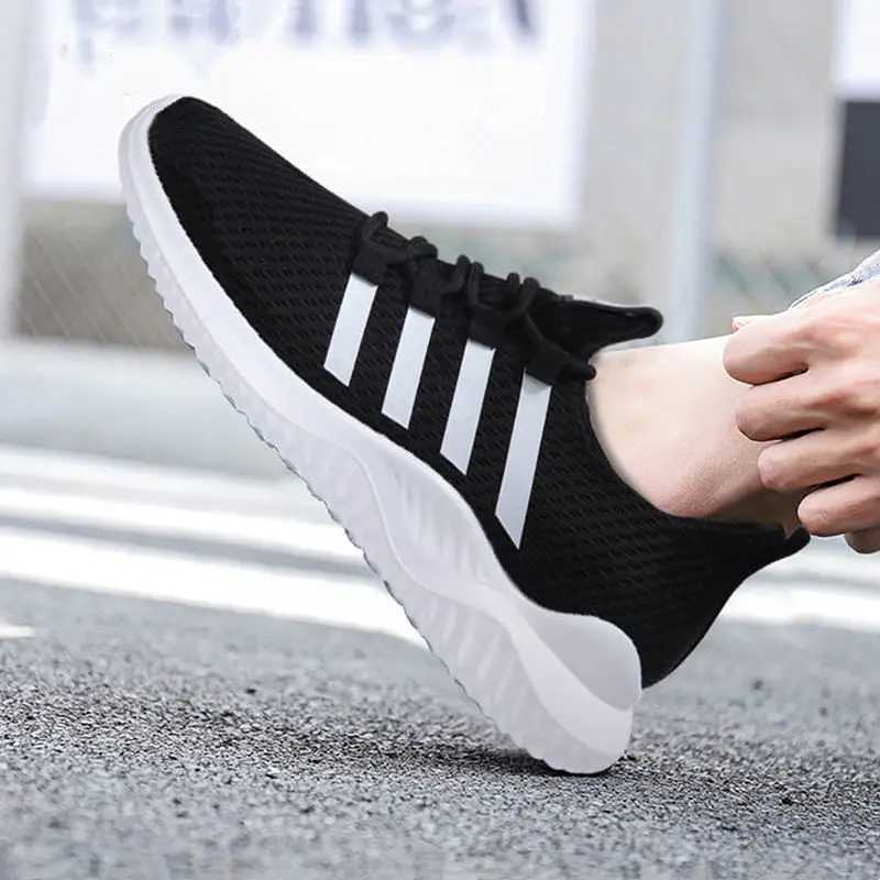 Lightweight mens running shoes outdoor breathable mens sports shoes anti slip mens sports shoes fashionable flexible tennis lace up 3744 Z250319