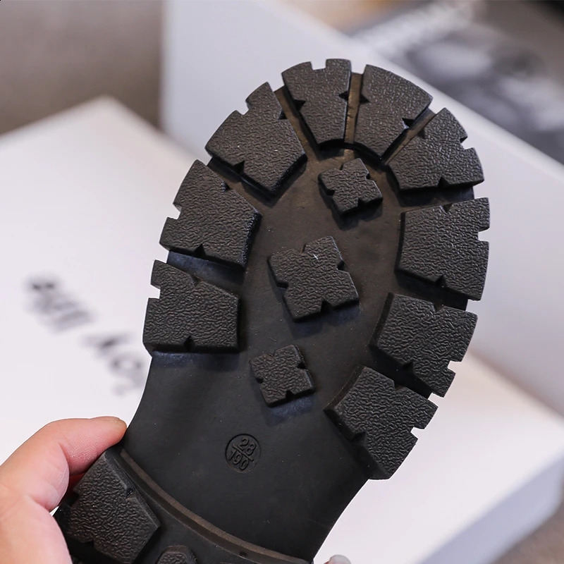Childrens Soft Cushion Platform Patent Leather Modern Neutral Boys and Girls Shoes Anti slip Autumn Casual 2636 250319