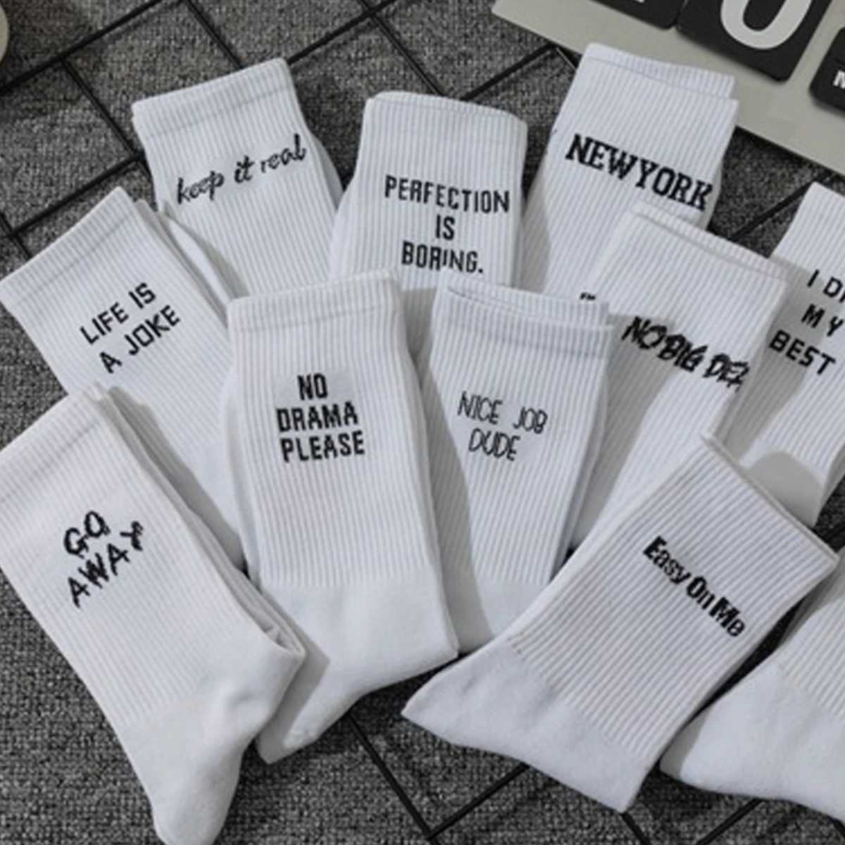 5/10 pairs of random mens work socks white letter design fashionable unique fun moisturizing gift recommendation X250319