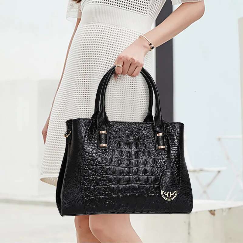 Aidrani New Women's Crocodile Pattern Handbag, Large Capacity High Quality Cowhide Bag, Black