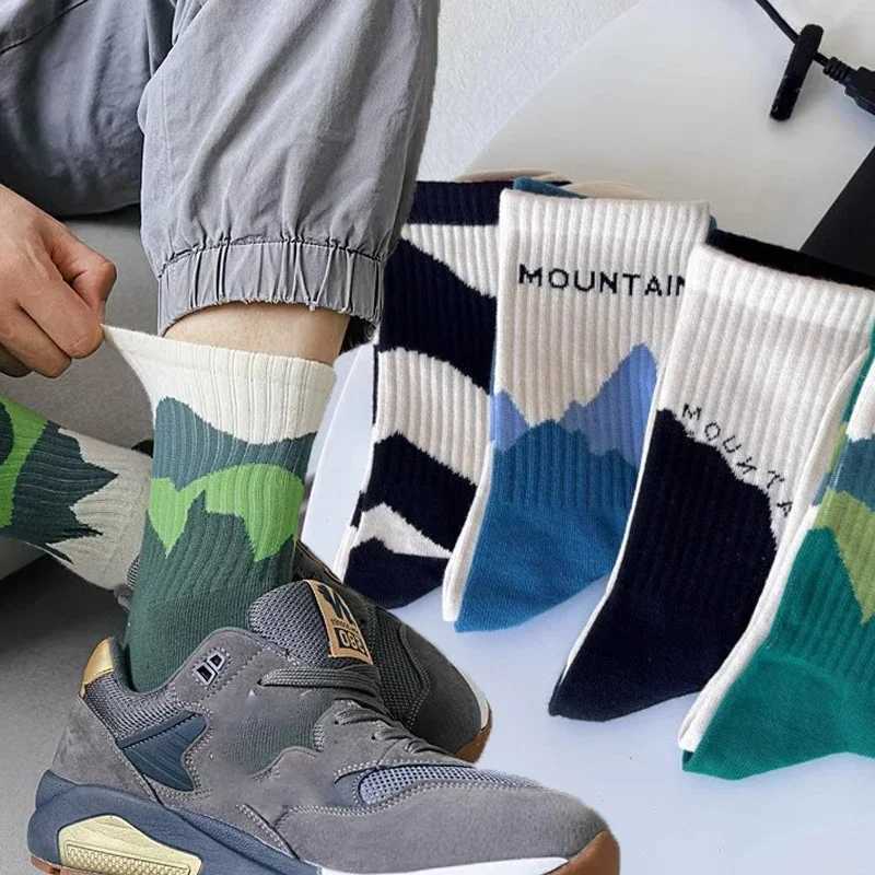 Super Beautiful Color Block Asymmetric Niche In Tube Socks Couple AB Socks Creative Fashion Trendy Cool Lovers Socks Mens X250319