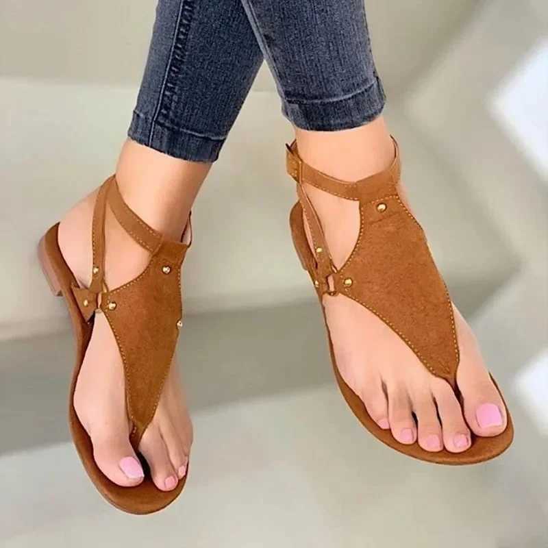 New Arrival Womens Sandals Summer Outdoor Beach Flip Sandals Solid Fashion Gladiator Sandals Womens Flat Casual Womens Shoes T250318