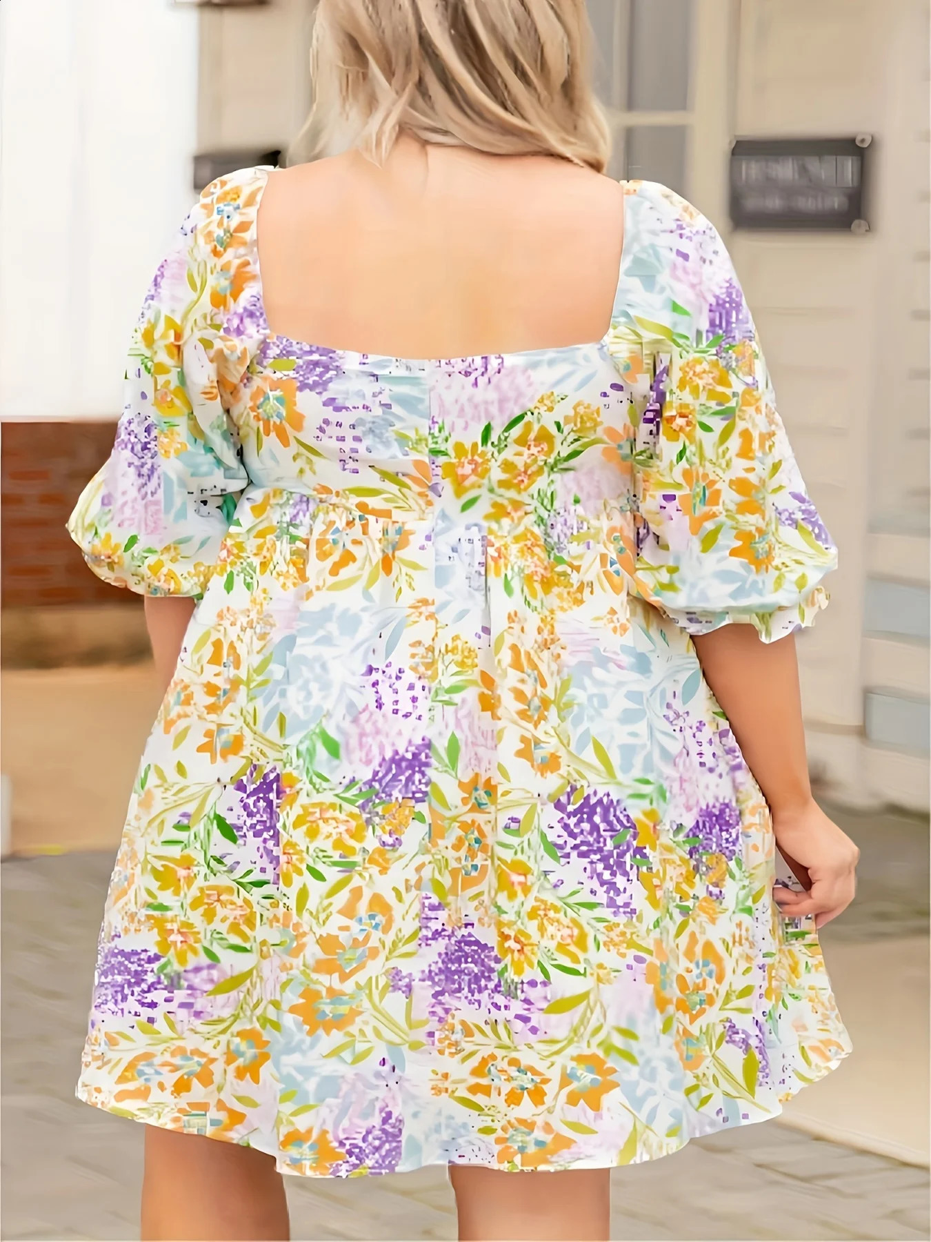 2024 Plus Size Small Flower Square Collar Dress with Bubble Sleeves Loose Straight Skirt Elegant Warm and Fashionable 250319