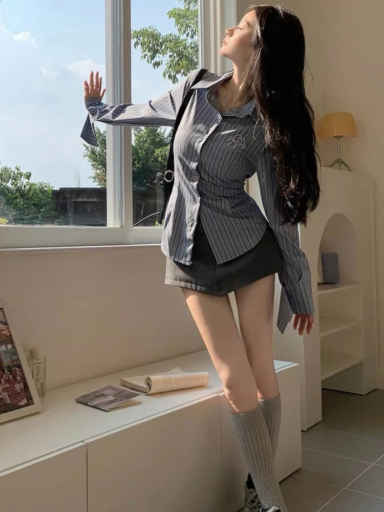 Blue striped long sleeved shirt slim waist pleated Korean fashion womens highend n sexy spicy girl 250319