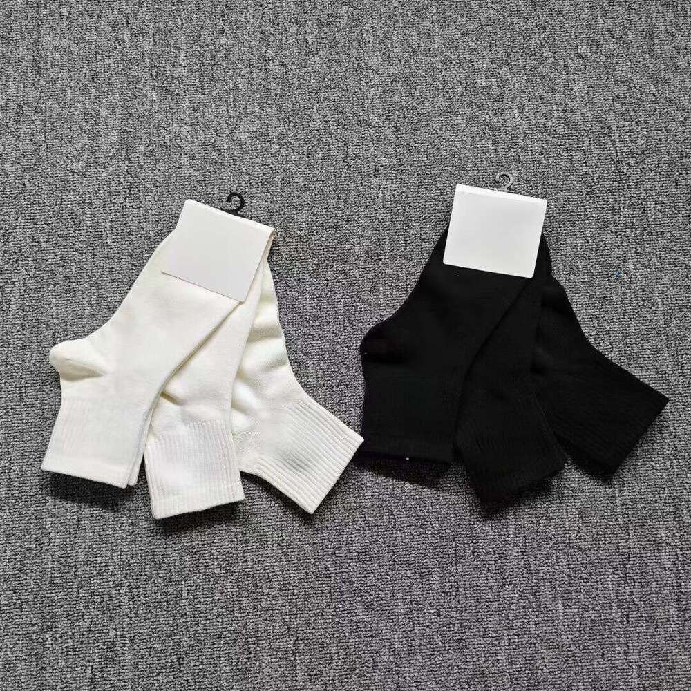 Sports Socks New Season Unisex Combed Embroidered Cotton Socks, Thin Wholesale, Breathable