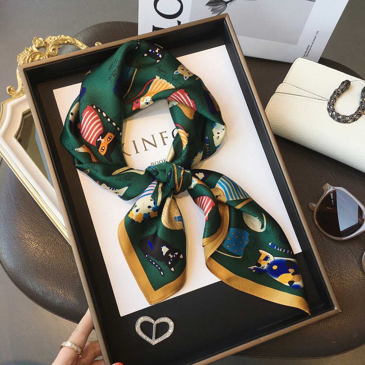 Luxury brand 2023 Silk Square scarf with cat neck headband Kerchief headband Bandana Fem Foard 70cm X250319