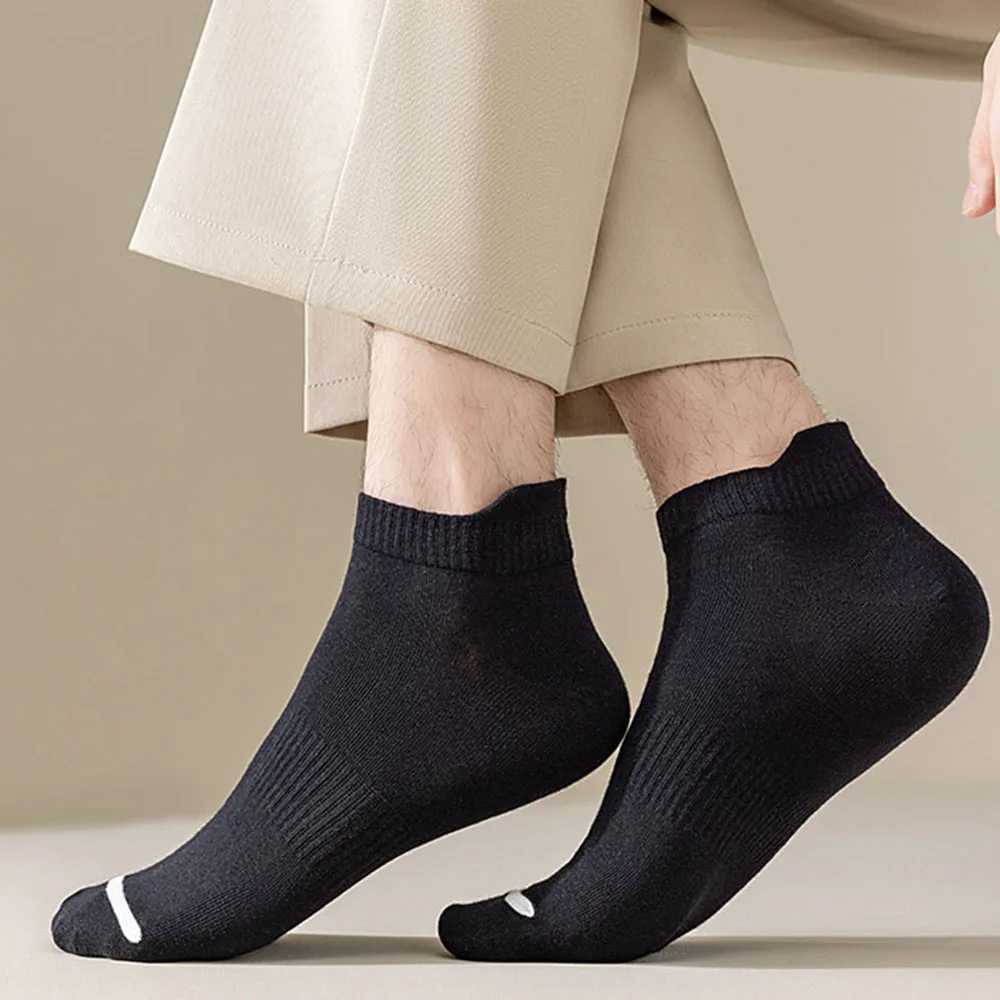 Mens Plus Size Ankle Socks Casual Cotton Stockings Sweat-absorbing Breathable Hosiery Fashion Solid Color Sports Hosiery X250319