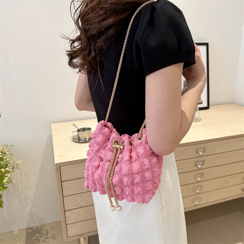 Womens Pleatd Crossbody Bag Chain Cloud Bubbles Bucket Bag Solid Color Drawstring Shoulder Bag Casual for Party Prom 250317