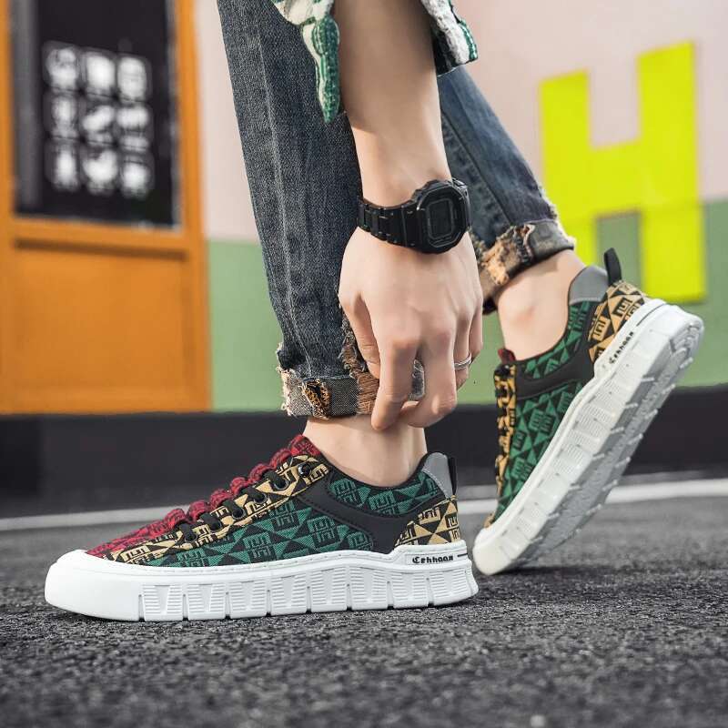 2025 New Men's Outdoor Designer Fashionable Breathable Four Seasons Canvas Anti slip Sports Cloth Running Casual Board Shoes