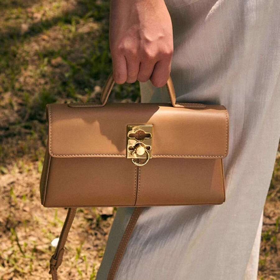 Light Luxury CF Small Stancewallet Handheld Briefcase Classic Cowhide Commuting One Shoulder Crossbody Bag