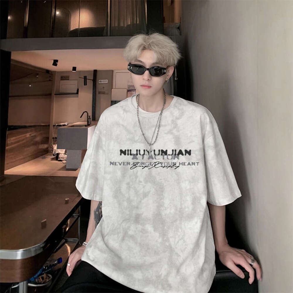 American tie dye short men in the summer of 2025, new style, cool and trendy brand, loose half sleeved T-shirt for teenagers