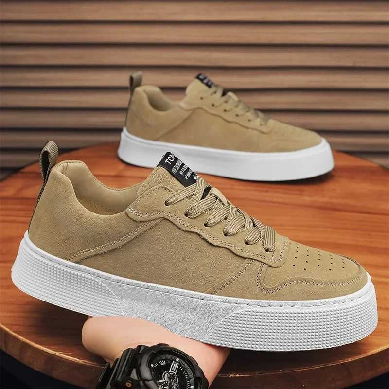 Trend Mens Casual Sneakers Lightweight Flat Shoes Comfortable Non Slip Running Shoes Soft Sole Vulcanized Shoes for Men Zapatos Z250319