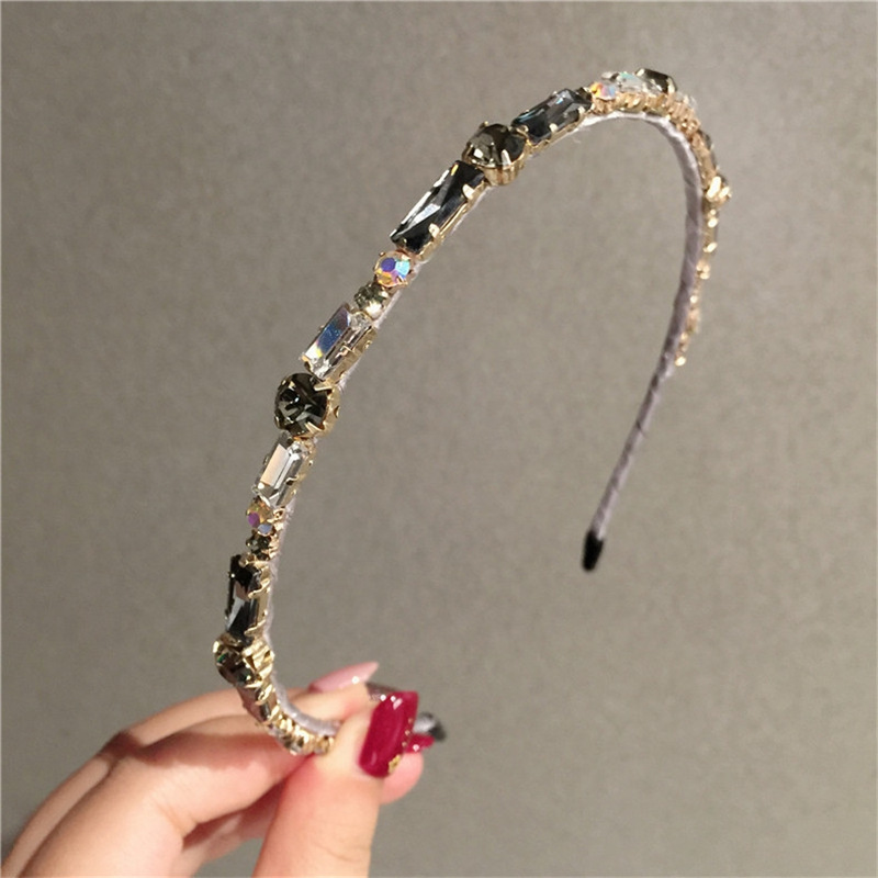 Luxurious Wedding Accessory: Ladies' Zircon-Embellished Headband with Iridescent Gemstone Adornment