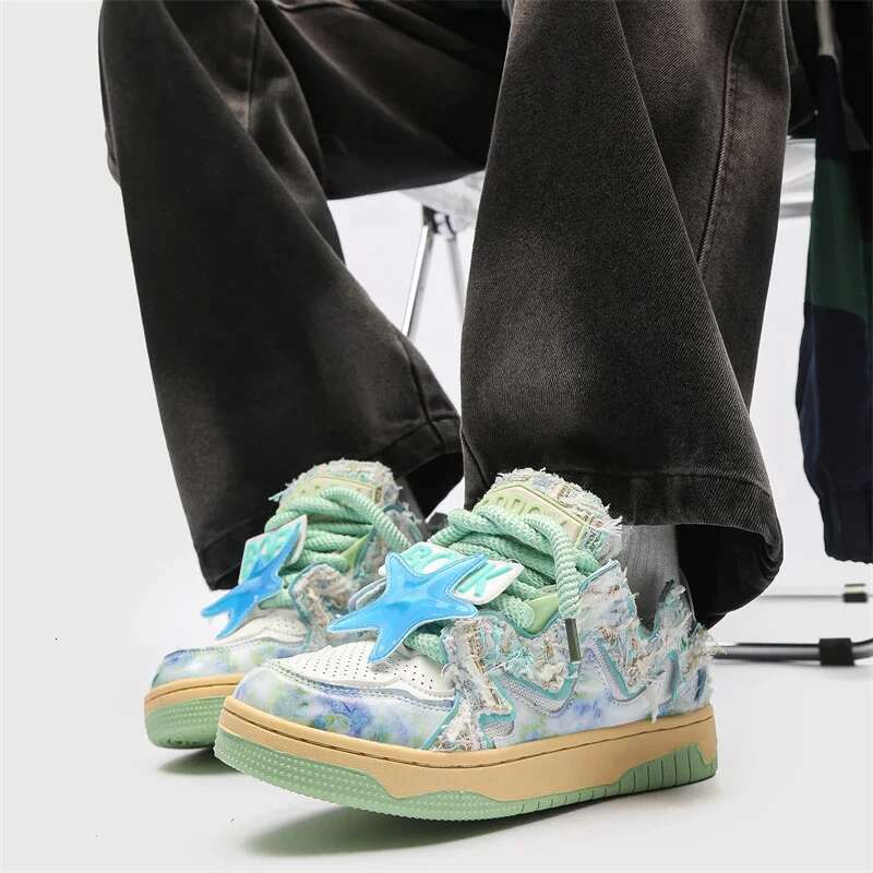 2025 New National Fashion New Men's and Women's Light Sports Add Everything Dopamine Designer Fashion Leisure Skateboarding Shoes Lover Brea