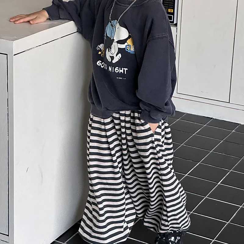 Childrens Loose Casual Trousers 2024 Autumn New Boys Comfortable Striped Trousers in Small Children Spring and Autumn TrousersT250318