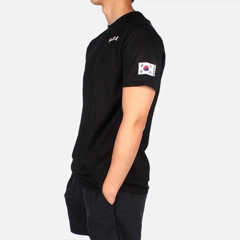 European and American trendy mens casual street T-shirt simple and high-quality round neck short sleeved mens T-shirtT250318