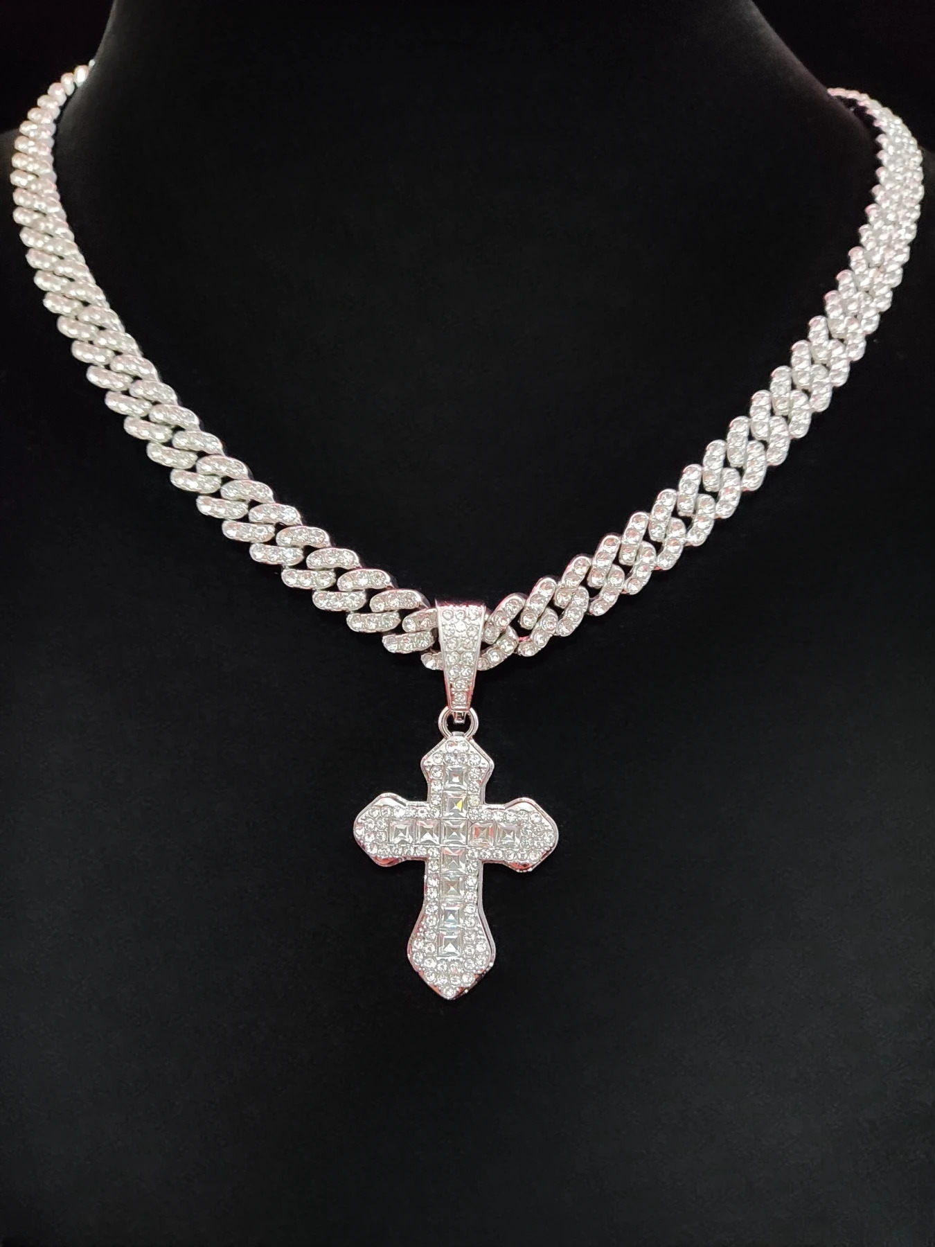 Arrived Hip Hop Cross Pendant Necklace Men Women Cuban Chain Iced Out Bling Necklaces HipHop Jewelry Fashion Gift 3 Styles 250313