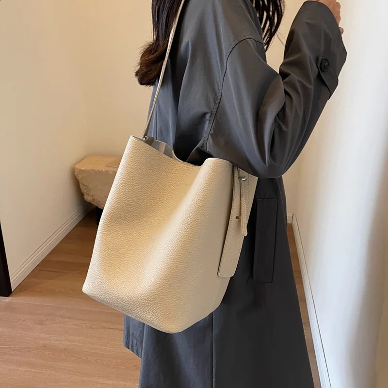 Retro PU Leather Bucket Shoulder Bag for Women Korean Fashion Womens Handbag Large Capacity Underarm Bag 250317