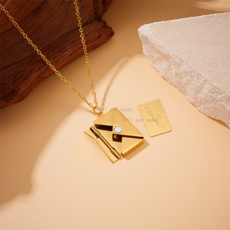18k Gold Necklace Fashion Mail Envelope Pendant Chains Non Tarnish Stainless Steel Designer Jewelry Zircon Gold Stacking Necklaces Moon Heart Pendant for Woman