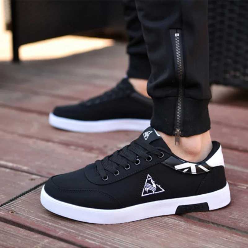 2023 Autumn Flat Canvas for Men Mens Sneakers Fashion Platform Vulcanized Shoe Outdoor Lightweight Sport Shoes Casual Shoes Z250319
