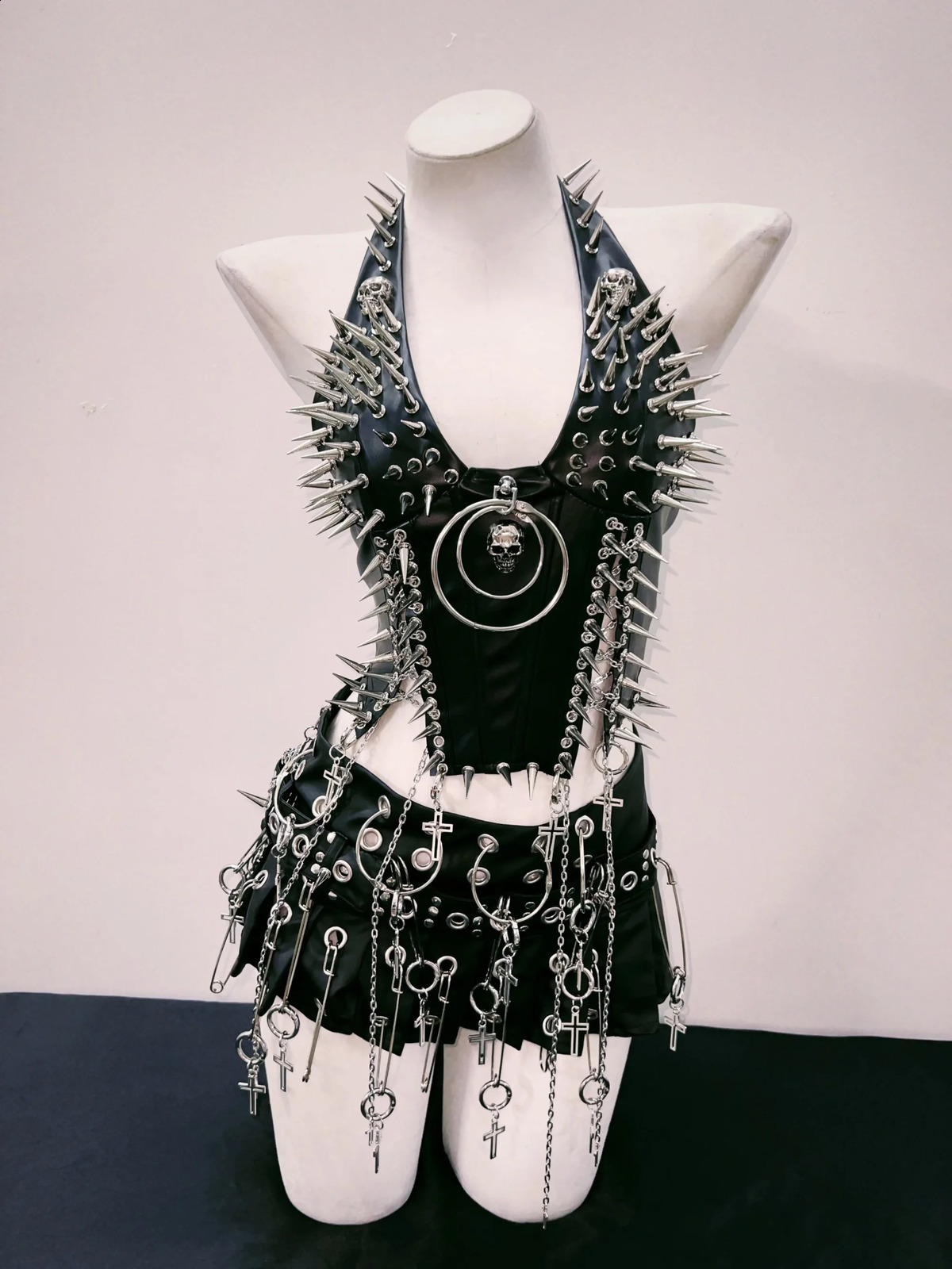 bustier top y2k fashion y2k clothes y2k crop top gothic clothes y2k top Rivets Tank Tops Skull top vintage tops gothic tank tops 250319