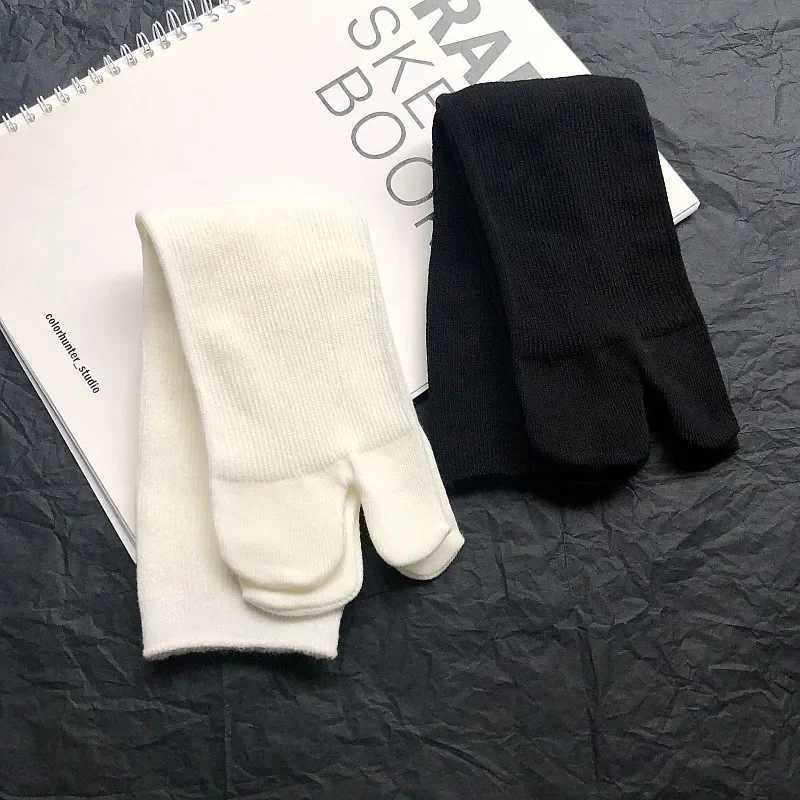High quality combed cotton split socks unisex style simple and comfortable double headed socks Japanese Harajuku mens Tabi socks X250319