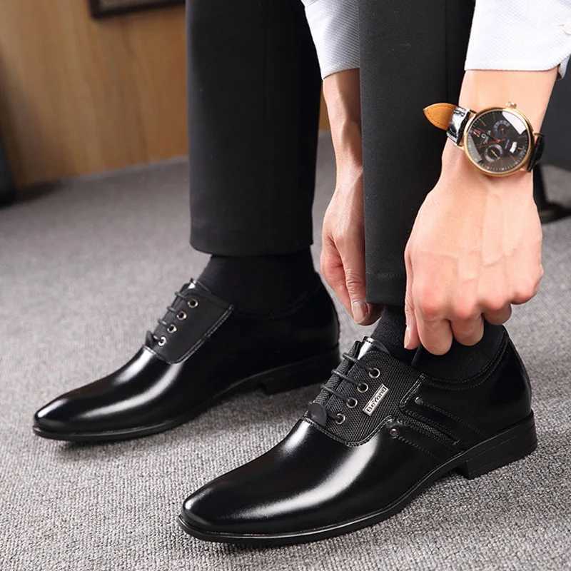 QFFAZ Large Size 38-47 Mens Wedding Shoes Black Brown Oxford Shoes Official Office UK Lace Mens ShoesXJ250319