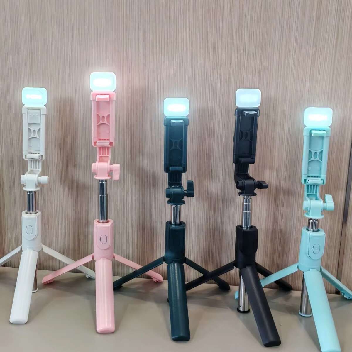 R1S Extendable LED Holder Stand Stick Remote Foldable Metal Tripod for Phone Camera Product Category Selfie Sticks