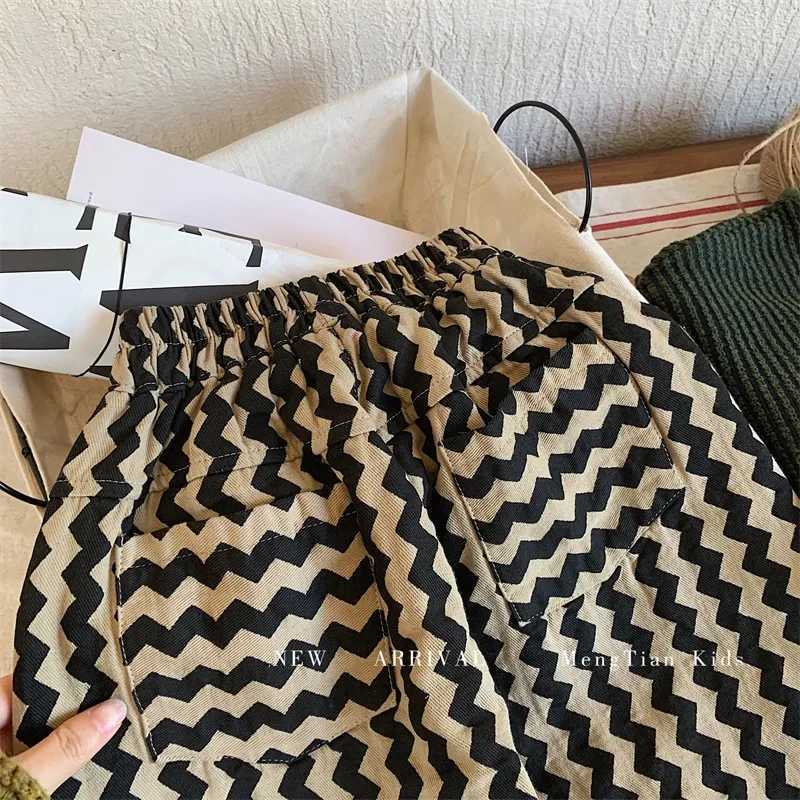 2024 Spring/Summer New Korean striped casual simple baby boy harem pants childrens clothing childrens pantsT250318