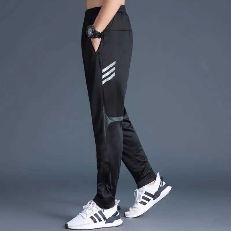 Sports Training Men Striped Tracksuit Capris Pants Spring Summer Thin Outdoor Breathable Cycling Joggers Quick Dry Sweatpants X250319