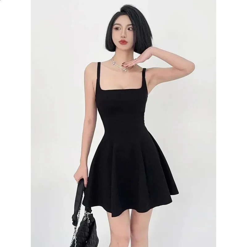 Black strapless mini dress for womens summer style with back knot and waist pleat A short line tight elegant sleeveless 250319
