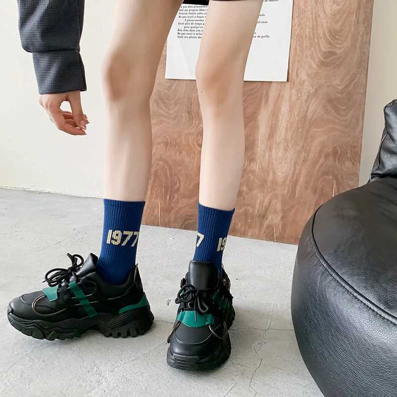 4PCS New 1977 Sock Sports Skateboard Leisure Sock European hip-hop Fashion Personality Male Alphabet Socks Couple socks X250319