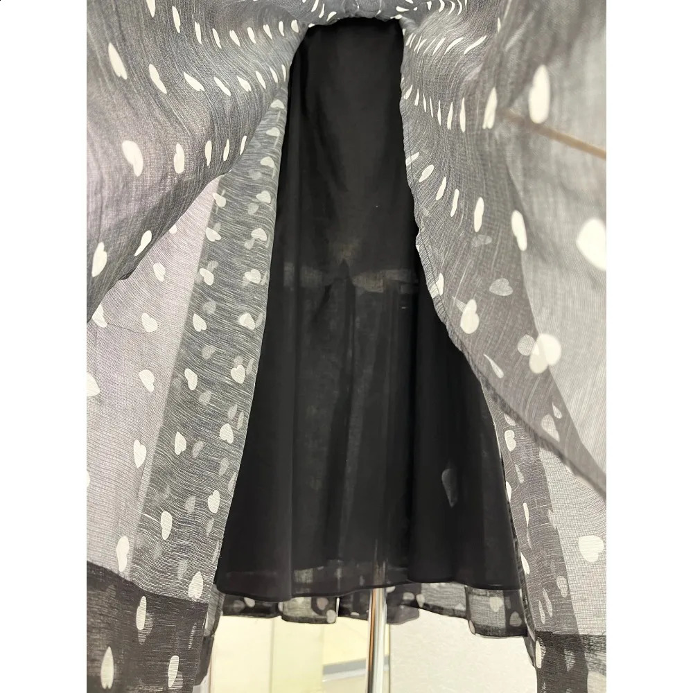 Vintage Dresses Charming Polka Print A-line Dress with Black Heart Lace V-neck High Waist and Puffy Silhouette 250317