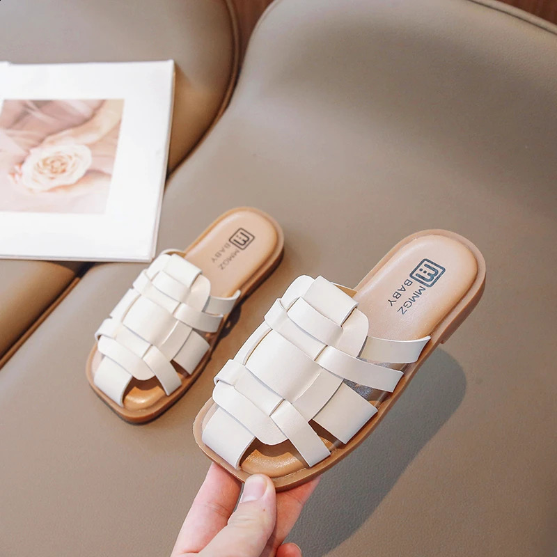 Girls sandals woven toe covers three color classic daily childrens slides summer anti slip vacation solid color childrens shoes 250318
