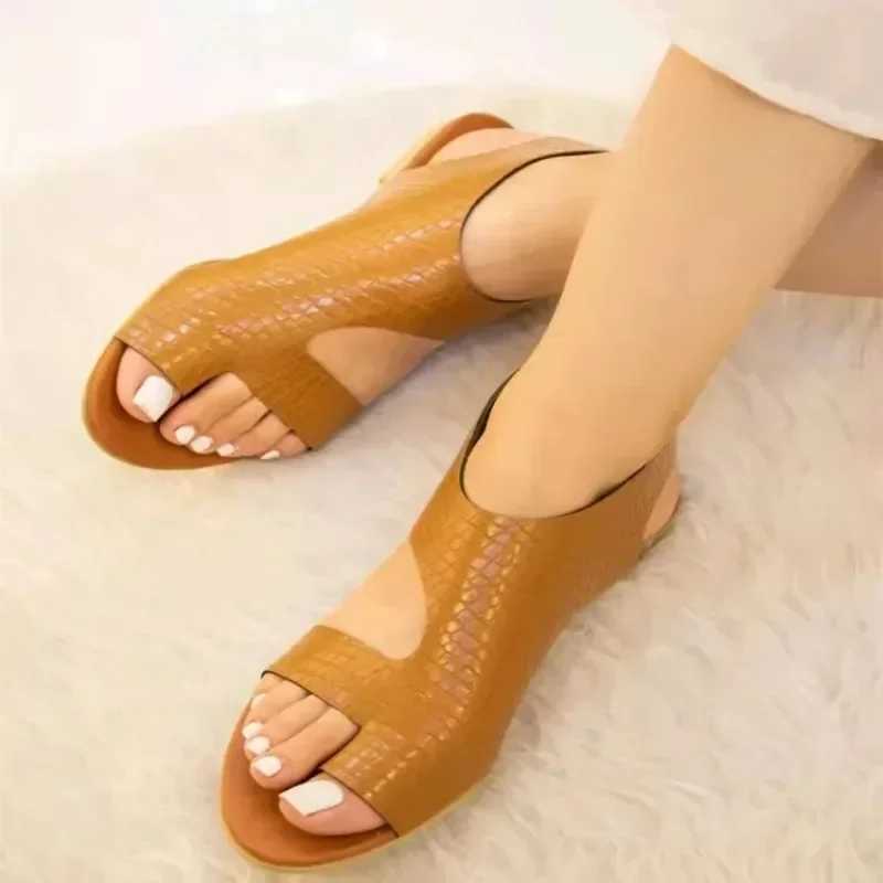 New Arrival Womens Sandals Summer New Roman Sexy Open Shoes Womens Fashion Leather Outdoor Beach Sandals Plus Size 43 T250318