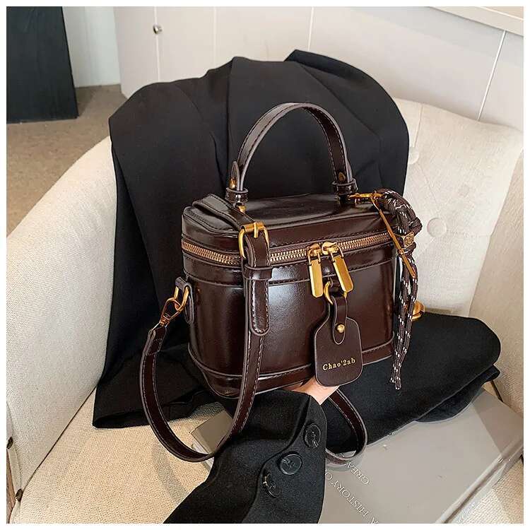 2025 New Designer Bag Oil Painting Leather Women's Handbag Retro Crossbody Bag Bucket Shaped Handbag Retro Light Luxury Bag