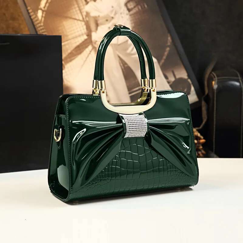 2025 Women's New Designer Bag Light Leather Evening Dress Handbag Luxury Women's Casual Crossbody Bag Fashion Tie Handbag
