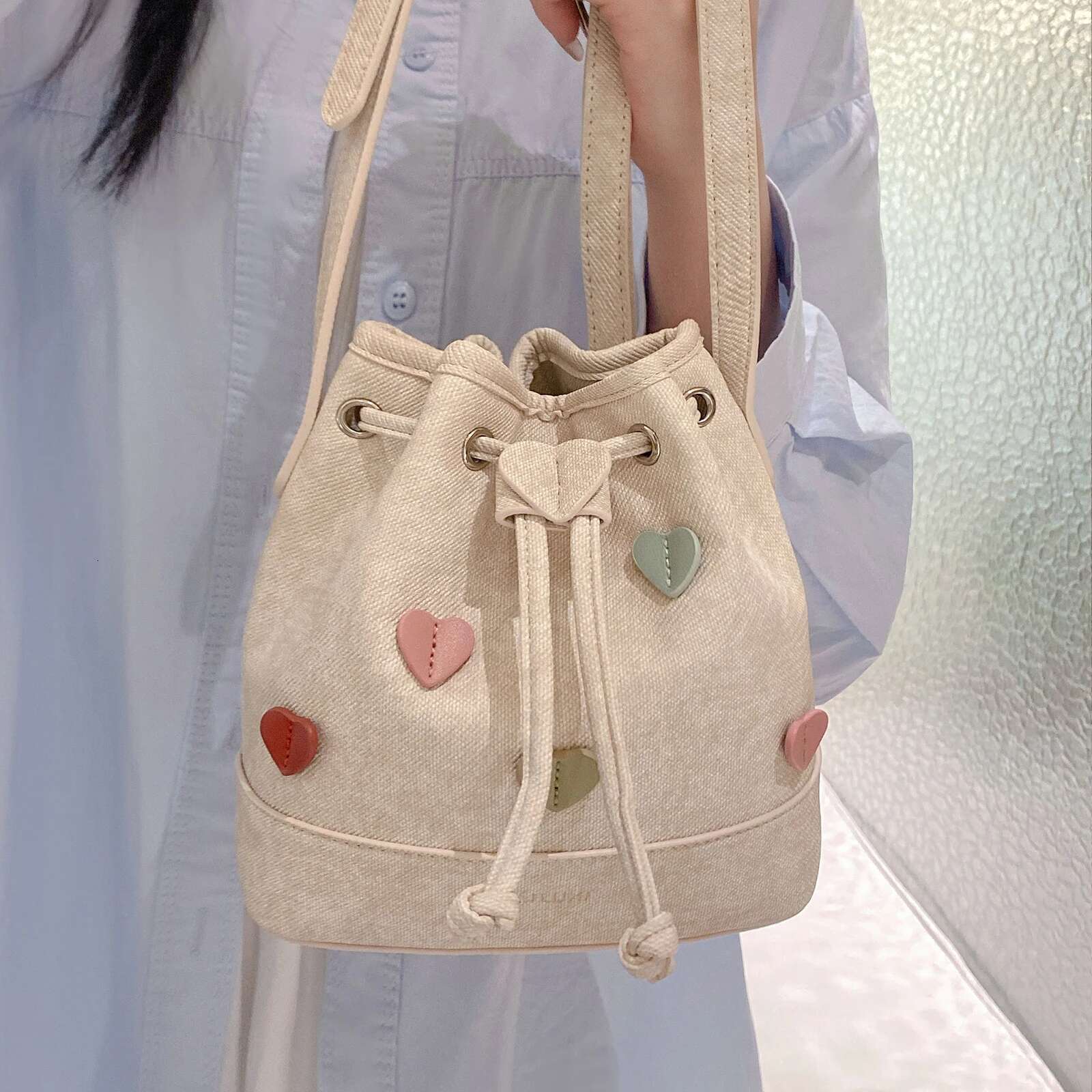 AII New Original Design Bucket Cute Heart Decoration Shoulder Bag, Holiday Gift Handbag