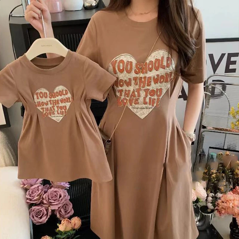 Family Clothing Summer Leisure Love Short Sleeved Dress Fashionable Brown Waist Collection Mother and Daughter Clothing 250319