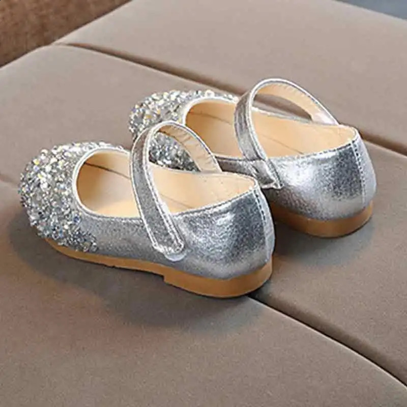 2025 SpringSummer Childrens Leather Shoes for Girls Princess Pump Anti slip Dance 250304