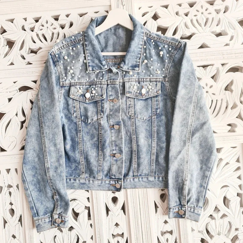 Bachelorette Jean Jackets Hen Party Gift Customized Bridal Cowboy Jacket Pearl Mrs. Outerwear Bridesmaid Personalized Coats Wedding Day 250317