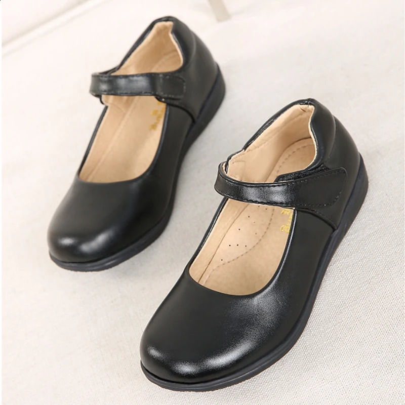 Childrens leather shoes spring and autumn versions black school girls fashionable childrens uniforms performance 250319